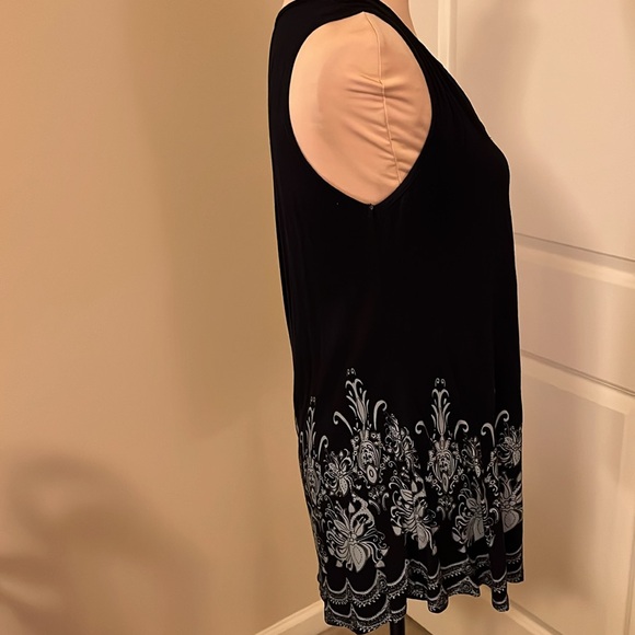 Furnex black embellished tunic size medium - Picture 4 of 8